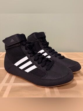 Adidas HVC wrestling shoes black & white Boys / Youth size 1